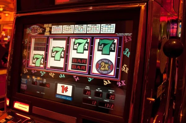 Live Bandar Ceme table with professional croupier and multi-camera feed on cpg